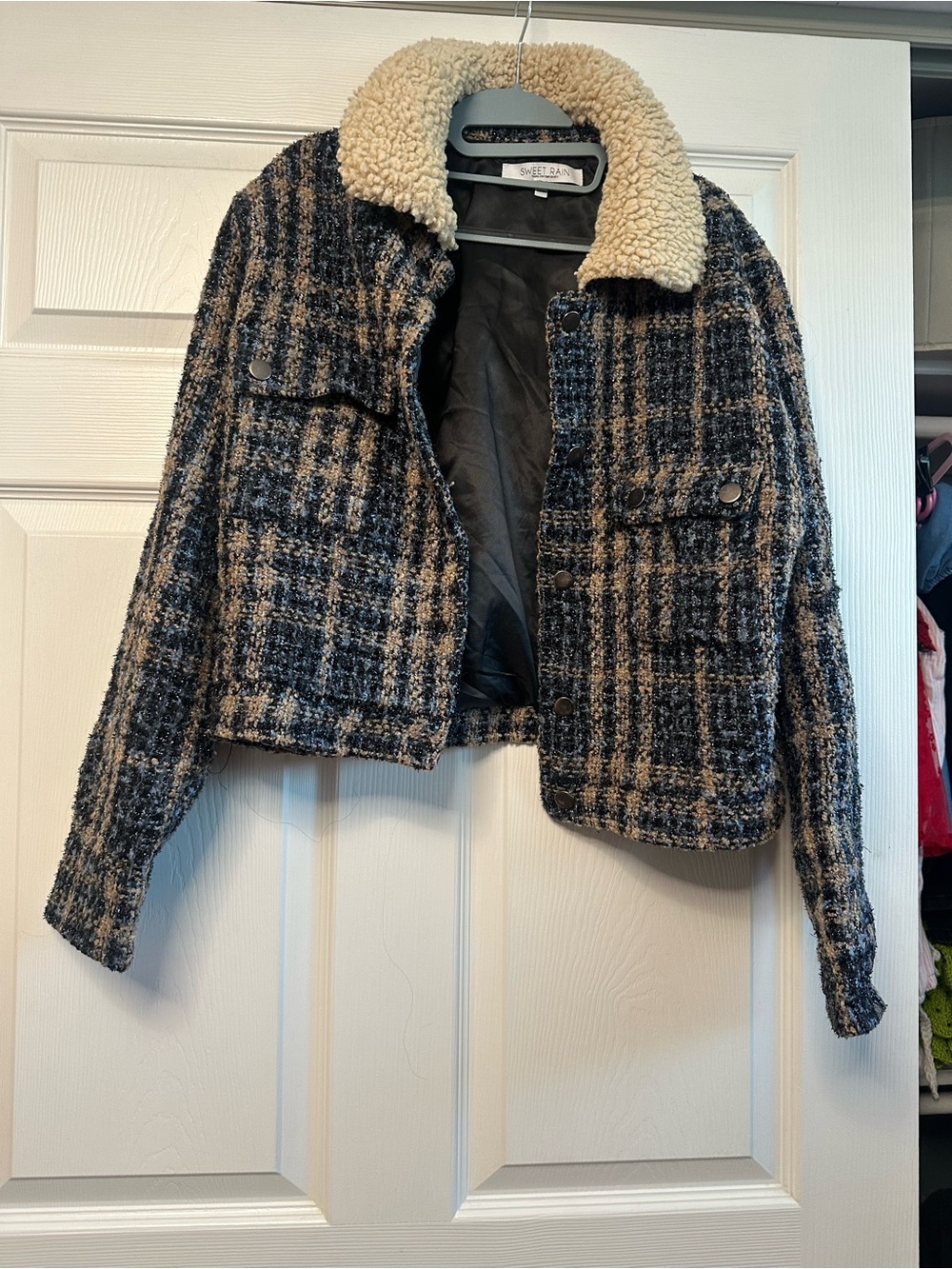 Sherpa Collar Plaid Cropped Jacket - Black & Cream